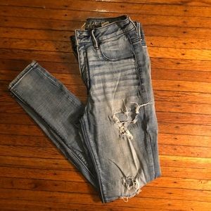 American Eagle Distressed Skinny Jegging Jeans